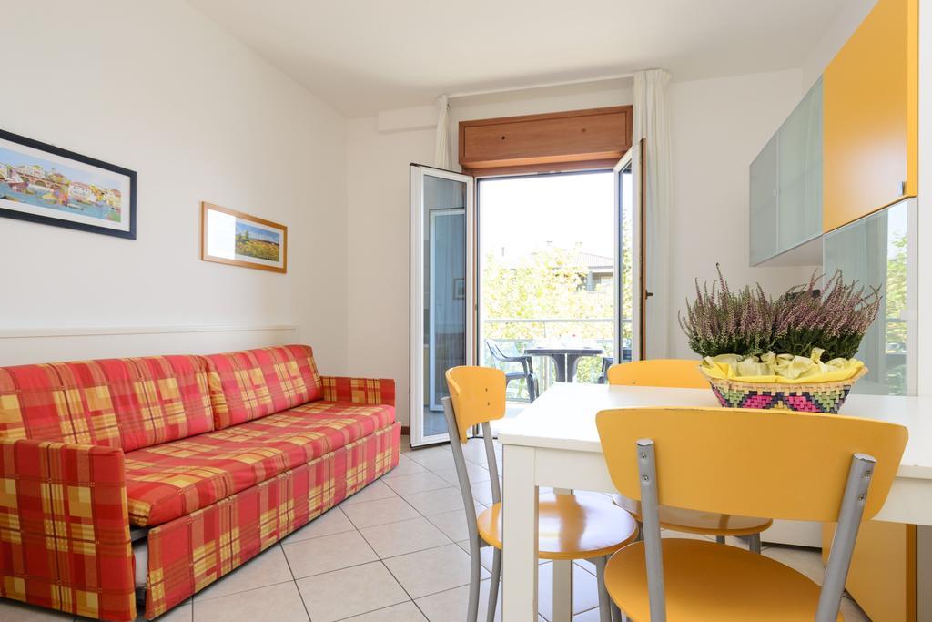 Sunbeach Apartments Lignano Sabbiadoro Dış mekan fotoğraf