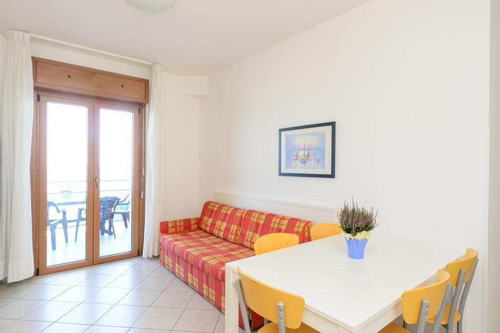 Sunbeach Apartments Lignano Sabbiadoro Dış mekan fotoğraf