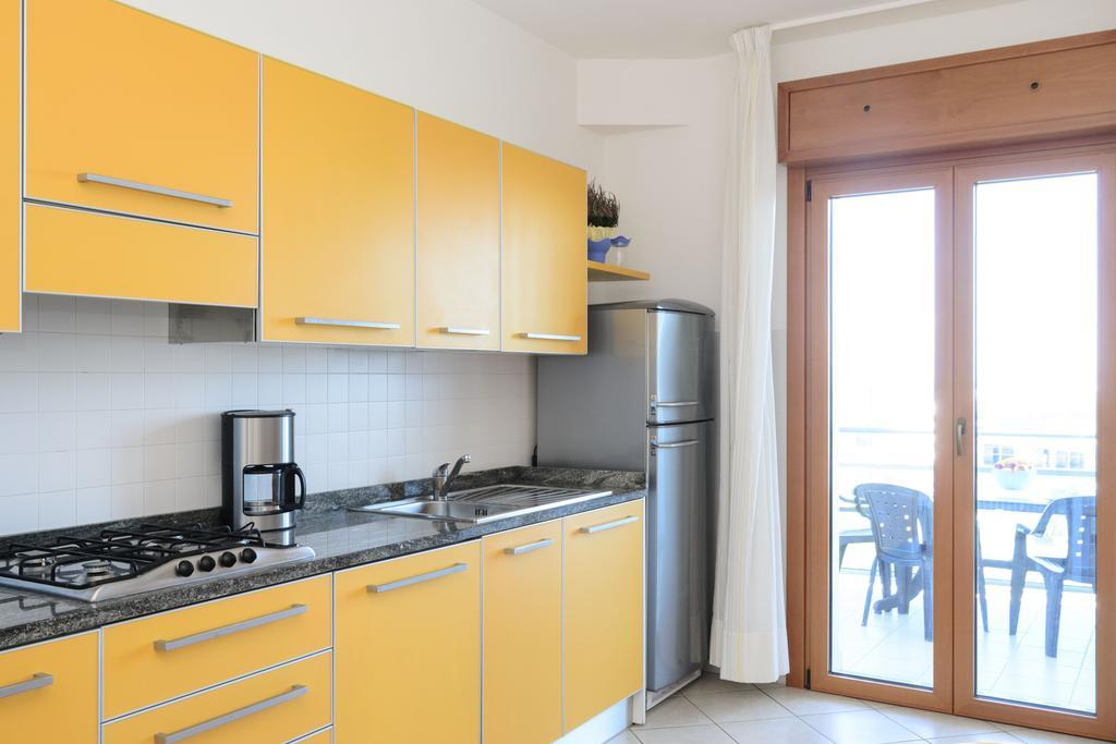 Sunbeach Apartments Lignano Sabbiadoro Dış mekan fotoğraf