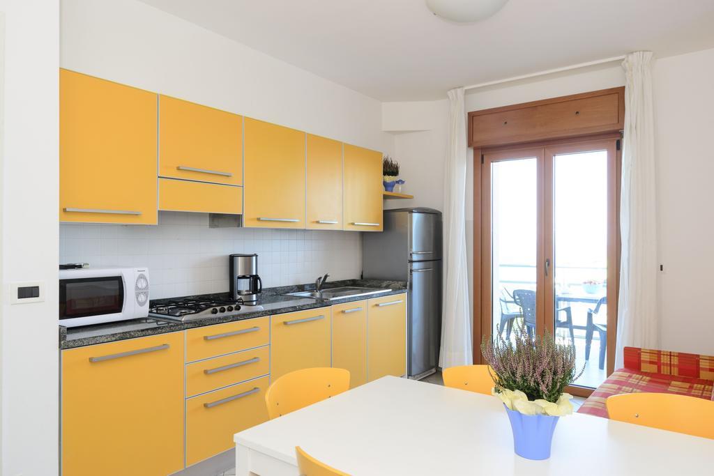Sunbeach Apartments Lignano Sabbiadoro Dış mekan fotoğraf
