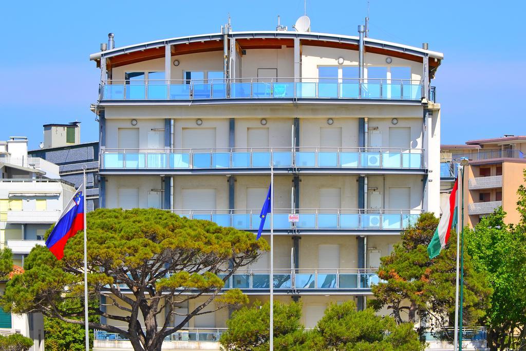 Sunbeach Apartments Lignano Sabbiadoro Dış mekan fotoğraf