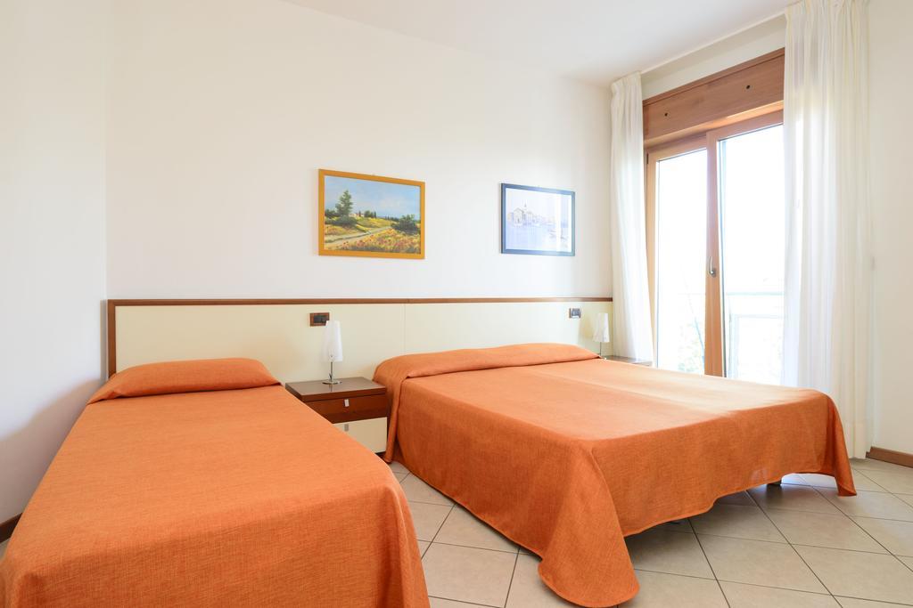 Sunbeach Apartments Lignano Sabbiadoro Dış mekan fotoğraf