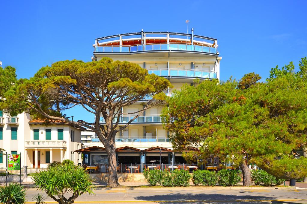 Sunbeach Apartments Lignano Sabbiadoro Dış mekan fotoğraf